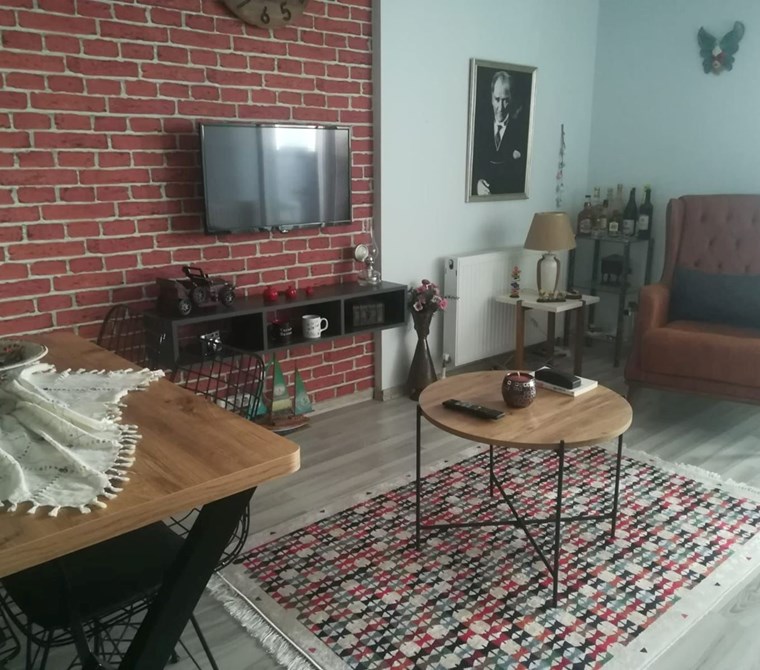 Özdilek AVM Karşısında – Eşyalı Çatı Dubleksi (Yatırıma Uygun)