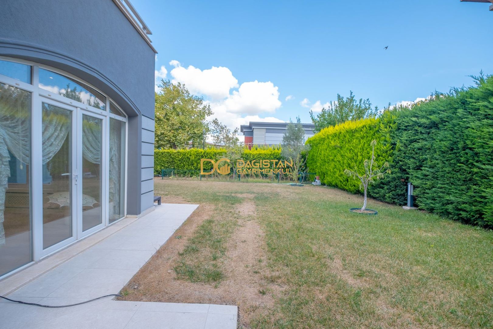 Property-photo