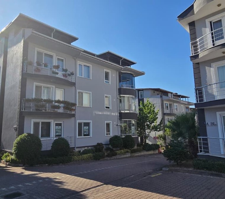 Havuzlu ve Güvenlikli Site İçerisinde 140 m2 3+1 Daire...