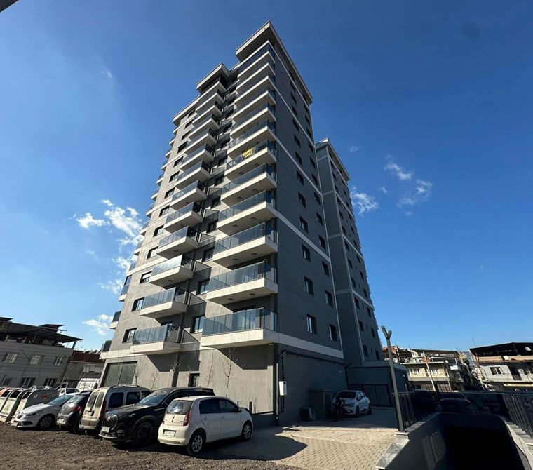 Tuval Yapı – Bornova Burak Reis Caddesi / Şehir Manzaralı 2+1 Sıfır Lüks Daire