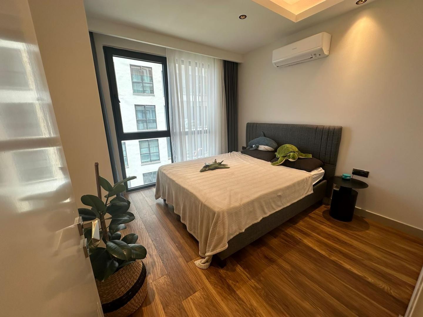 ALANYA MAHMUTLARDA MUHTEŞEM DENİZ MANZARALI FULL EŞYALI 2+1 SATILIK DAİRE · 8 · Fotoğraflar