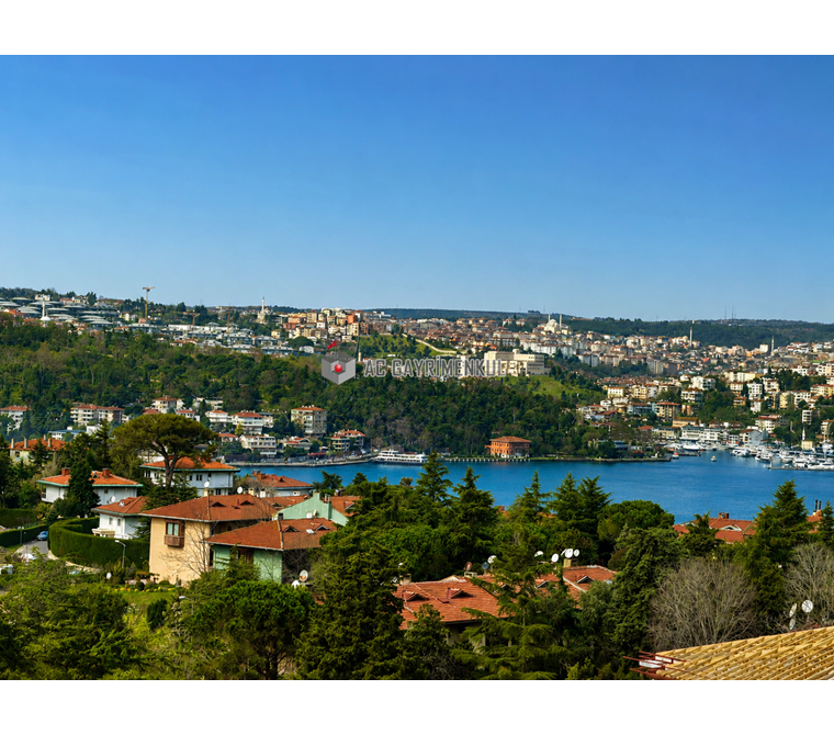 Kanlıca Temta Evleri'nde Panoramik Boğaz Manzaralı Bahçeli Villa