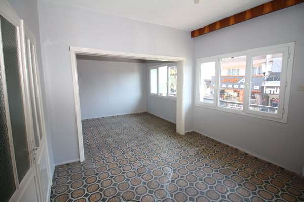 ESKİ İZMİR CADDESİNDE ARAKAT FERAH 2+1
