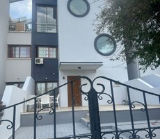 GÖNYELİ GİRİŞİ SATILIK TÜRKKOÇANLI TADİLATLI FULL EŞYALI 350M2 BAHÇELİ 7 + 4 VİLLA £260.000