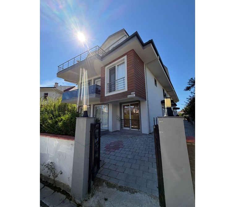 Muğla Fethiye Foça Mahallesinde 3+1 Dubleks Daire Satılıktır