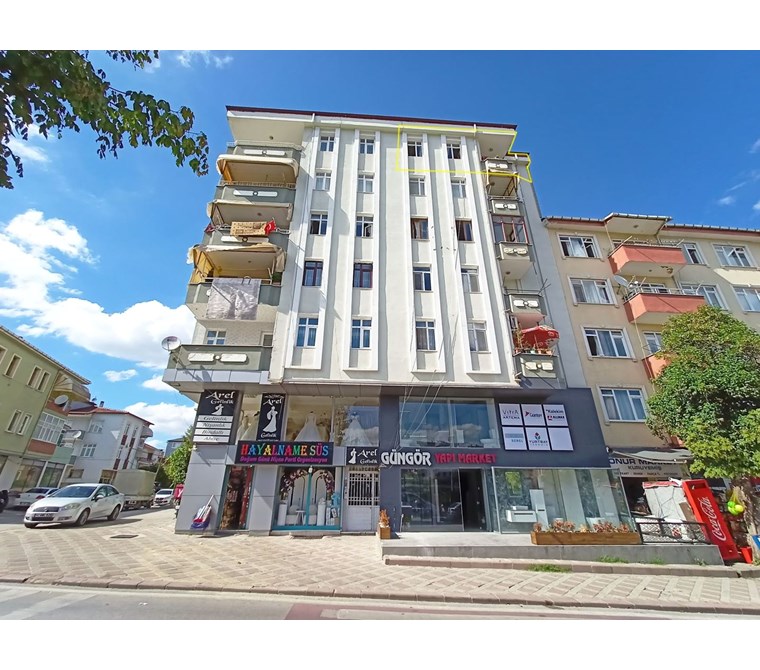 DERİNCE CADDE ÜZERİ ÖNÜ KAPANMAZ SATILIK 3+1 DAİRE