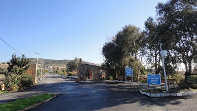 FOÇAKÖY GİRİŞİ DÜZ ALANDA ALTI VİLLALIK ARSA