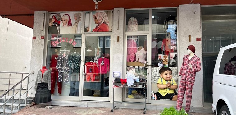 Pendik Dolayoba Hastane karşısı Depolu Dükkan