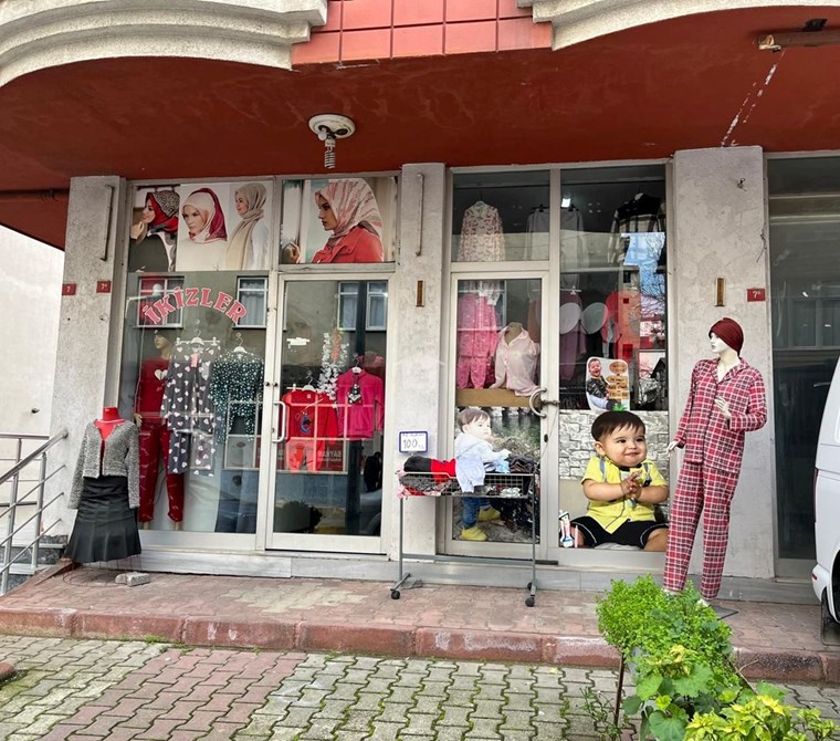 Pendik Dolayoba Hastane karşısı Depolu Dükkan