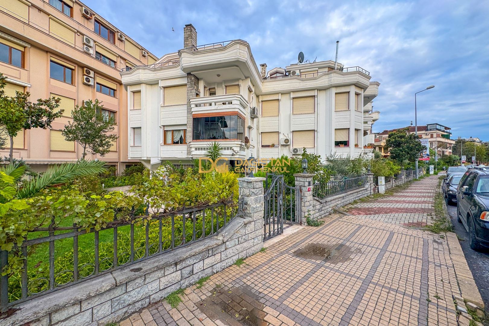 Property-photo