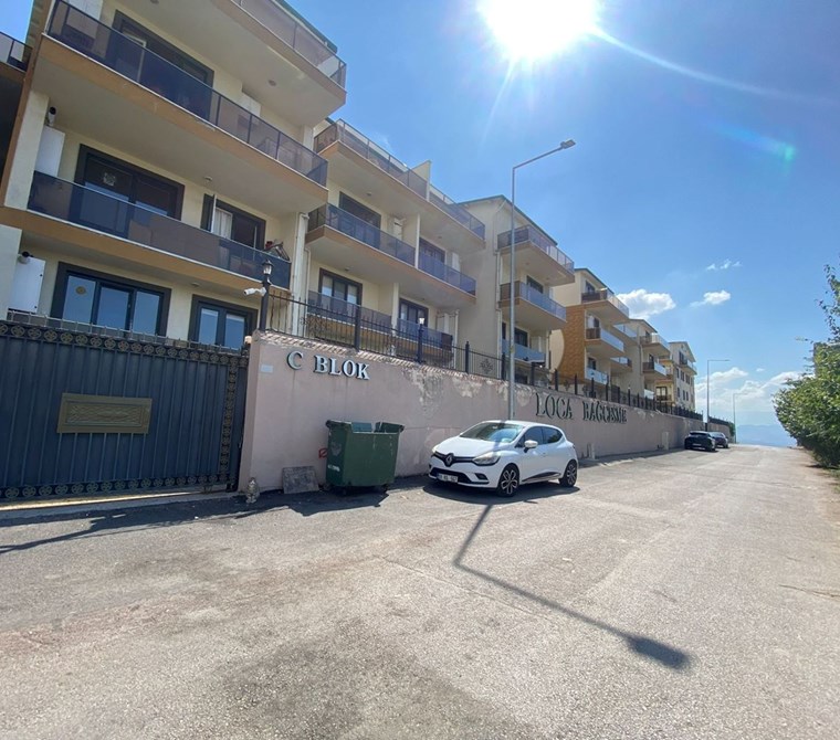 LOCA BAĞÇEŞMEDE EŞYALI 1+1 EĞİMSİZ ÇATI DUBLEKS KİRALIK DAİRE