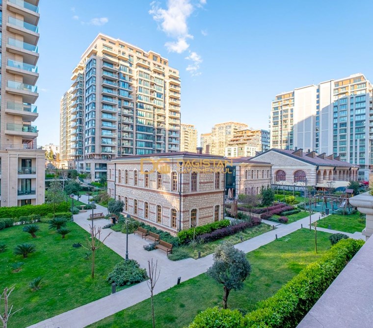 Büyük Yalıda Geniş 3+1 Deniz Yakını Site İçinde Lüks Yaşam