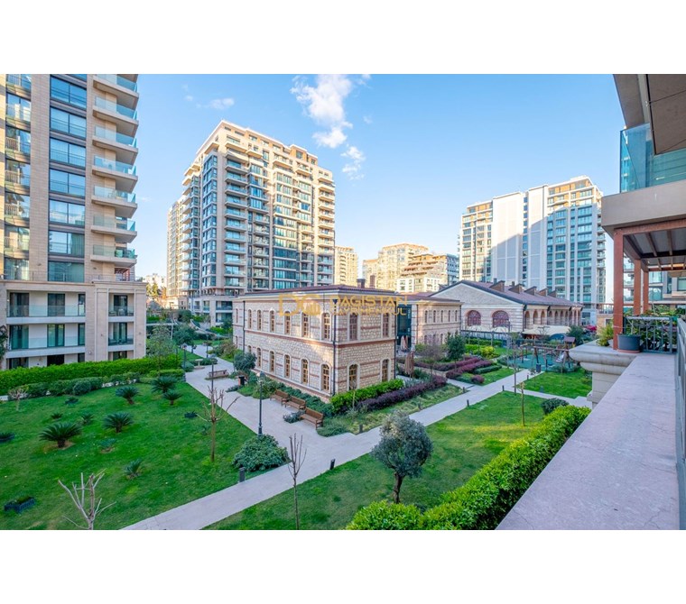 Büyük Yalıda Geniş 3+1 Deniz Yakını Site İçinde Lüks Yaşam