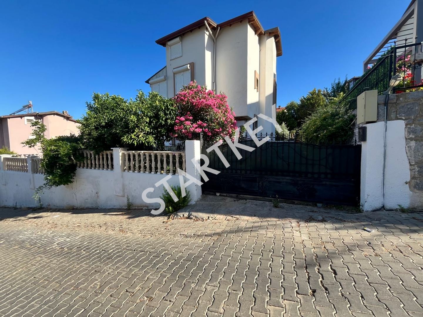 Property-photo