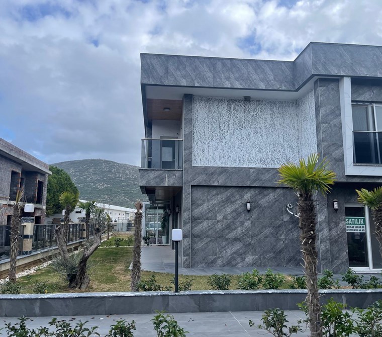 Kuşadasi Kuştur Plajina Yüreme Mesafesi̇nde 3+1 Dai̇re