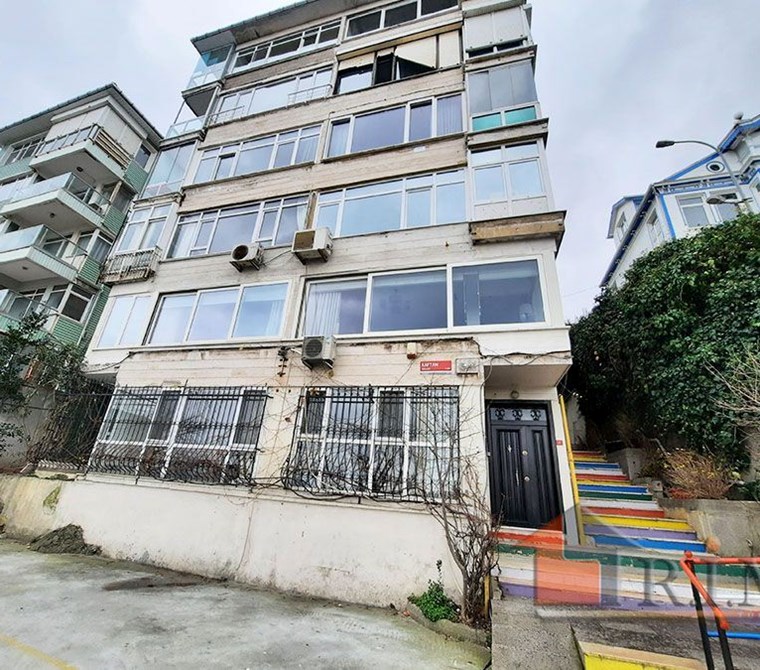 Üsküdar Paşalimanında Boğaza nazır üst kat 2,5+1 KİRALIK Daire