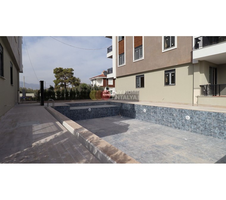 Luxury Ready-to-Move Apartments for Sale in Antalya Döşemealtı in a Family Format Complex with Pool