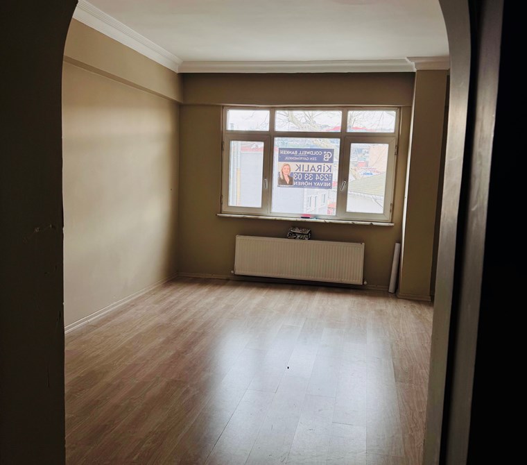 Beyoğlu Kasımpaşa'da 2+1 Kiralık Boş Daire