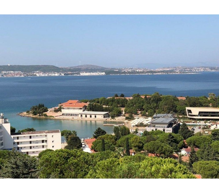 İzmir Çeşme Paşa Limanı Deniz Manzaralı Havuzlu Satılık Müstakil