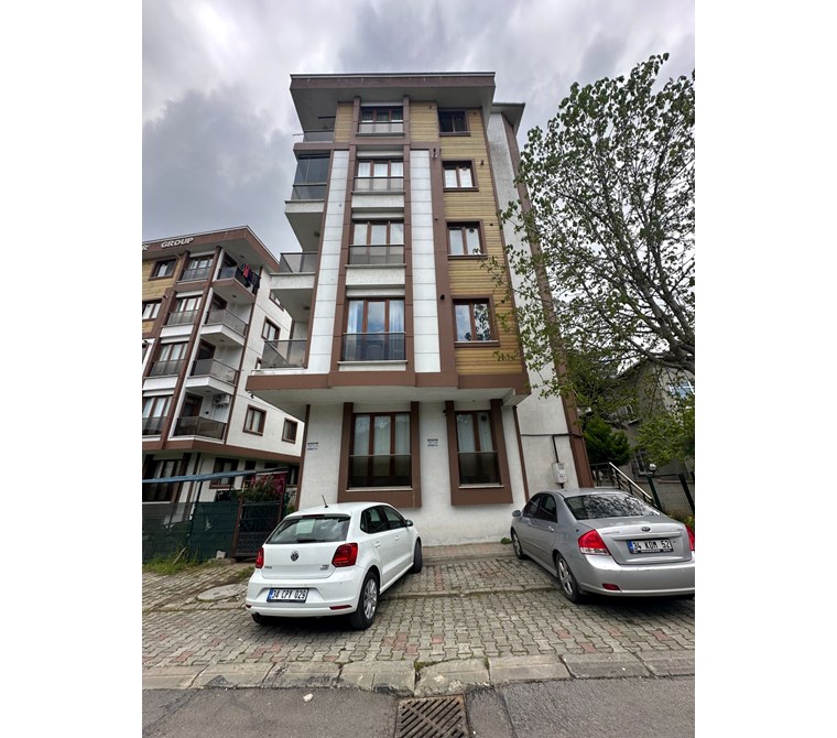 ÜMRANİYE CEMİL MERİÇ MAHALLESİND'DE SATILIK 2+1 DAİRE 90 M²