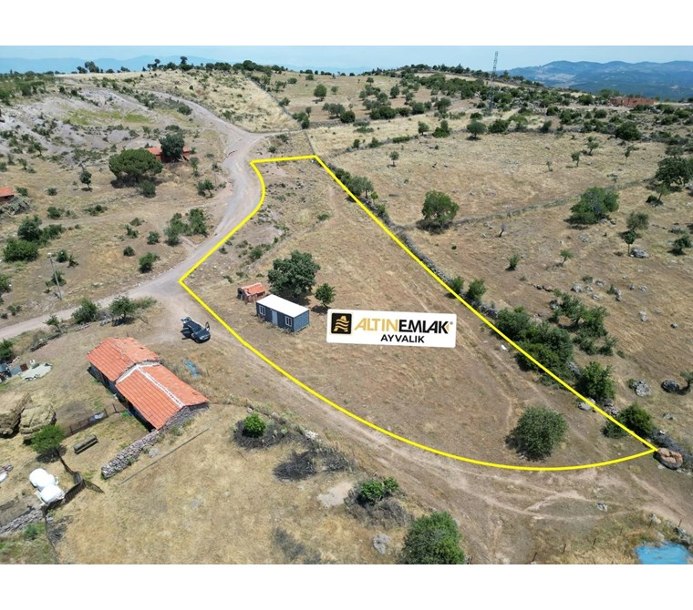 ALTIN EMLAKTAN AYVALIK BEŞİKTEPEDE SATILIK 3360 M2 ARSA