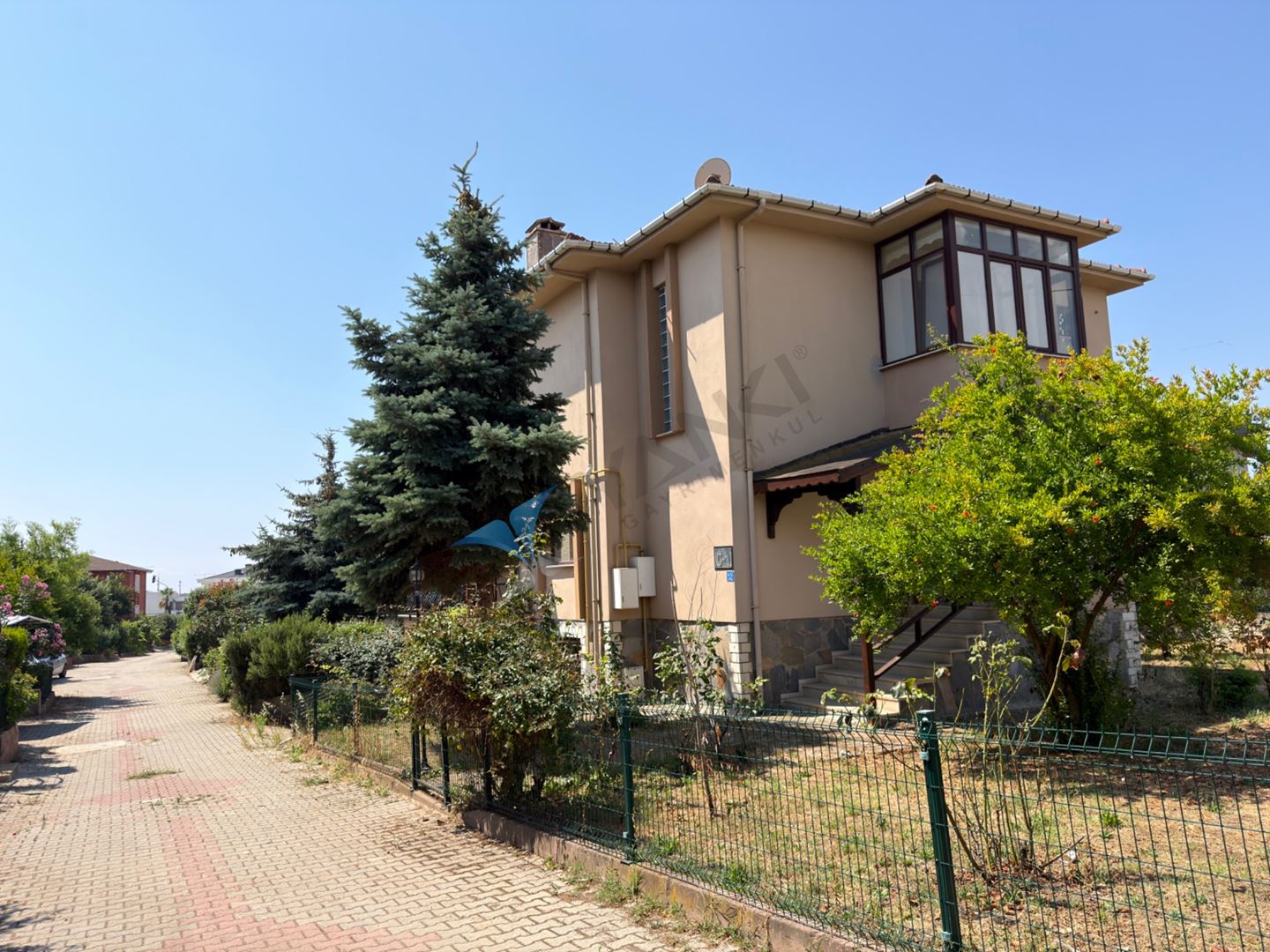 Property-photo