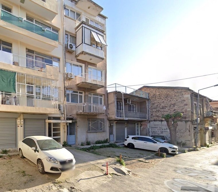 KONAK MERKEZDE KAÇIRILMAZ FIRSAT FİYATA SATILIK DAİRE
