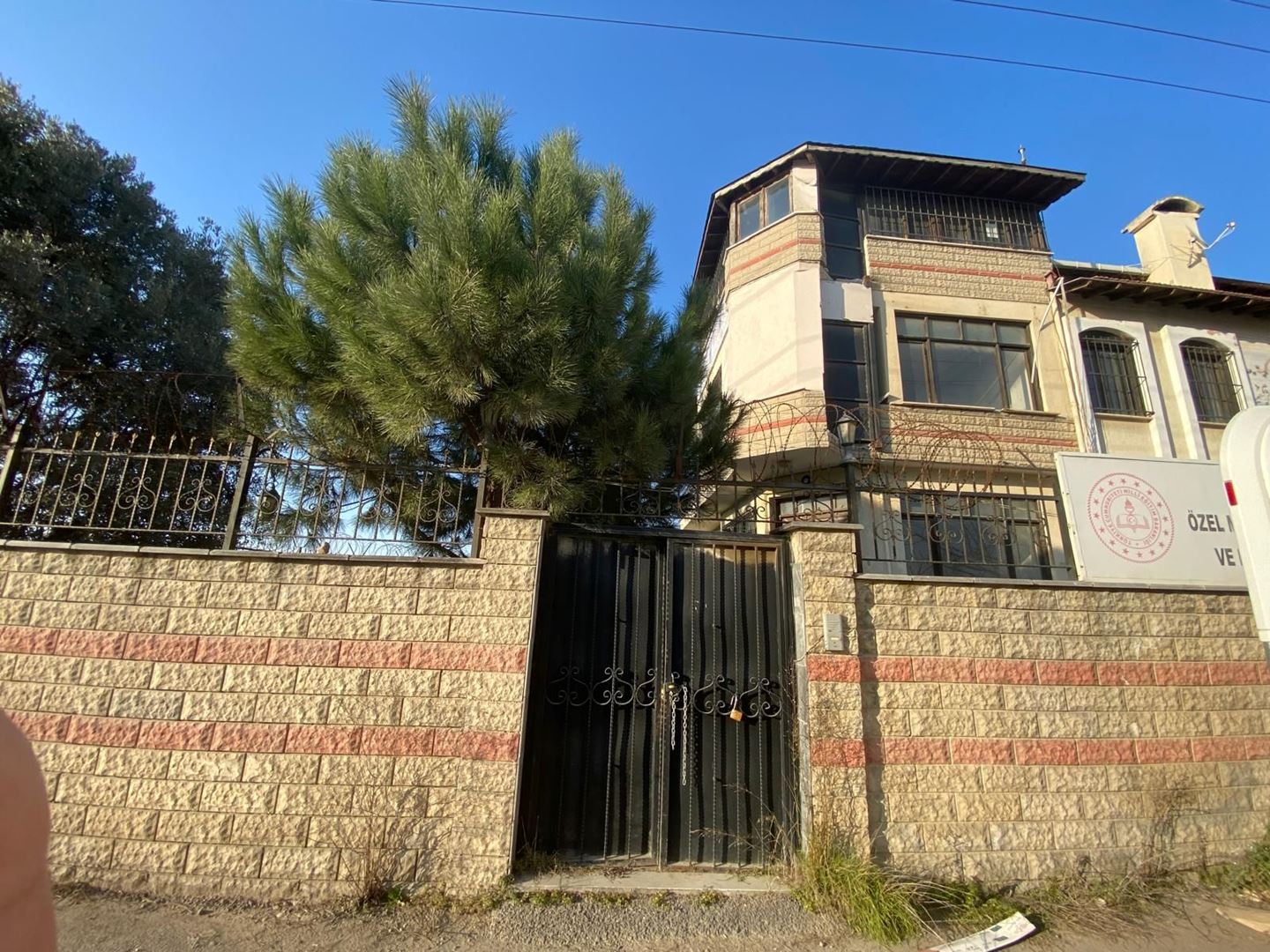 ŞENER GYD'DEN TRİPLKEKS VİLLA