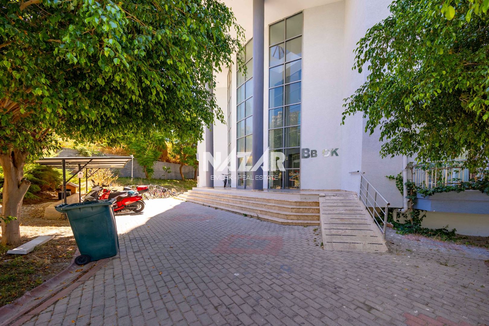 Продается дуплексная квартира 4+1 в районе Чикчилли, Алания — 200 м²