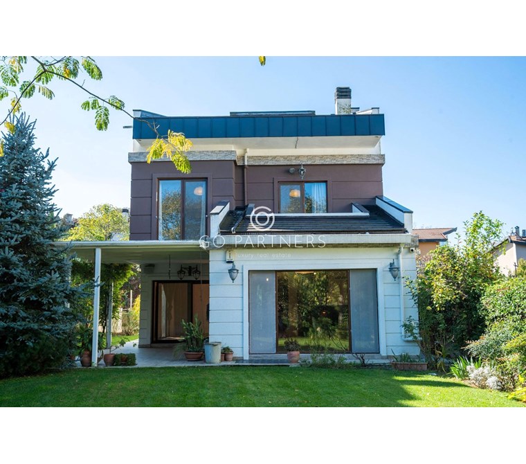 ZEKERİYAKÖY KÖYBAŞI VİLLALARINDA TAM MÜSTAKİL 5+2 SATILIK VİLLA