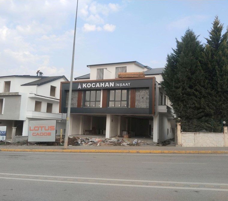 BAŞİSKELE HÜRLER CADDDESİ ÜZERİ SATILIK 2+1 FIRSAT DAİRE