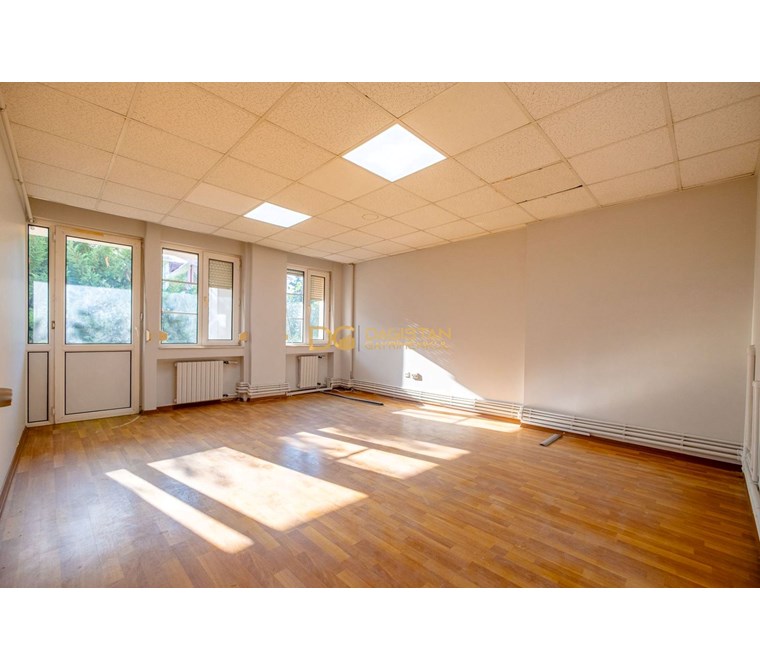 DAĞISTAN GAYRIMENKULDEN METROBÜS DİBİNDE 4+1 200m2 MÜSTAKİL