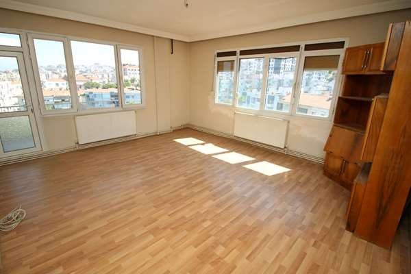 ESENTEPEDE POLİGON METRO YAKINI D.GAZLI ASANSÖRLÜ 2+1 KİRALIK DAİRE