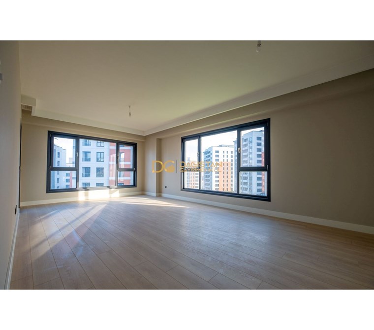 SİTE İÇERİSİNDE LÜKS SATILIK 4+1 DAİRE