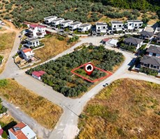 Kuşadası Davutlar'da 336 m2 Villa ve Turizm İmarlı Satılık Arsa