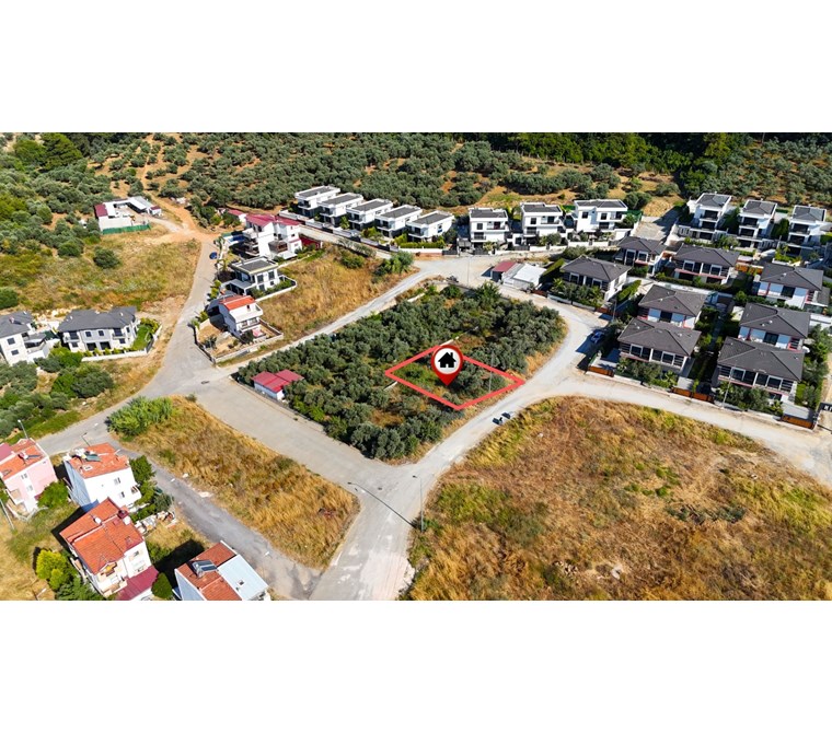 Kuşadası Davutlar'da 336 m2 Villa ve Turizm İmarlı Satılık Arsa
