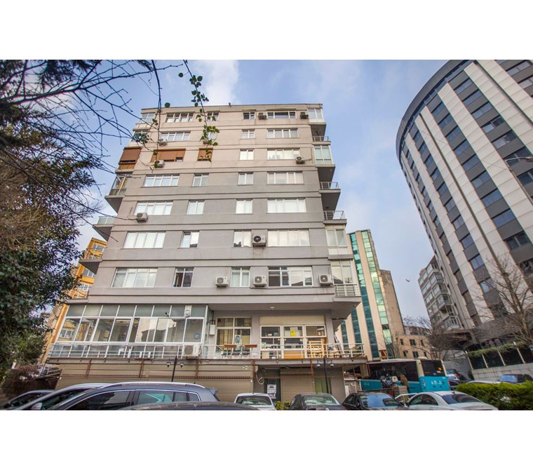 GAYRETTEPE'DE MERKEZİ KONUMDA KİRALIK DÜKKAN