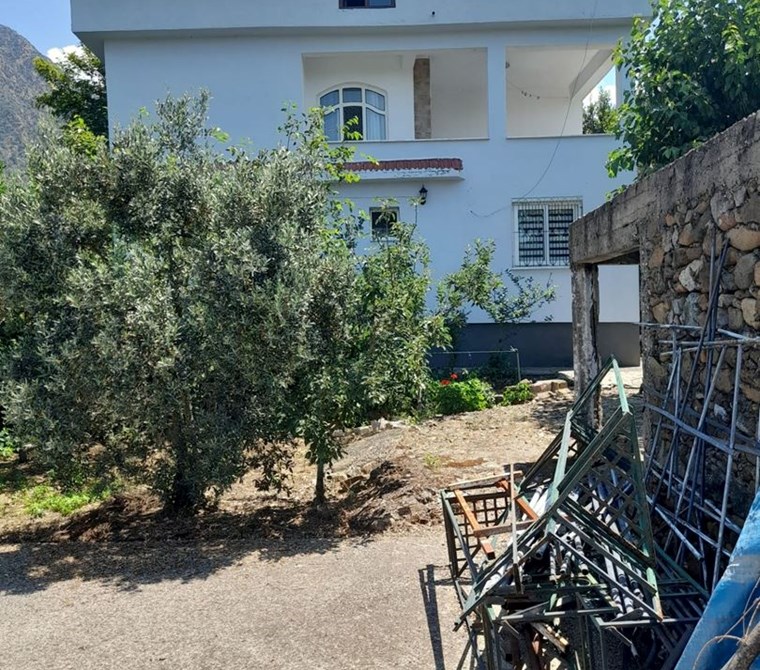 köyceğiz toparlarda satılık 3297 m2 bahçe içinde dubleks villa