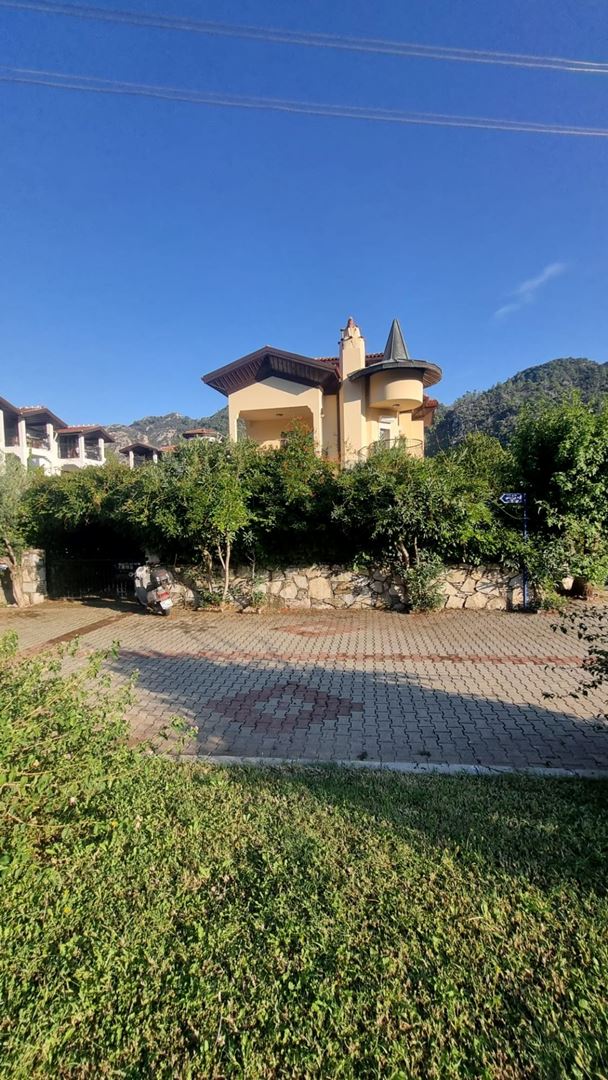 Property-photo