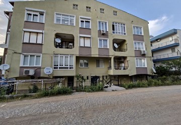 ALTIN EMLAKTAN ARMUTÇUK PAZARYERİ YAKININDA SATILIK 3+1 DAİRE