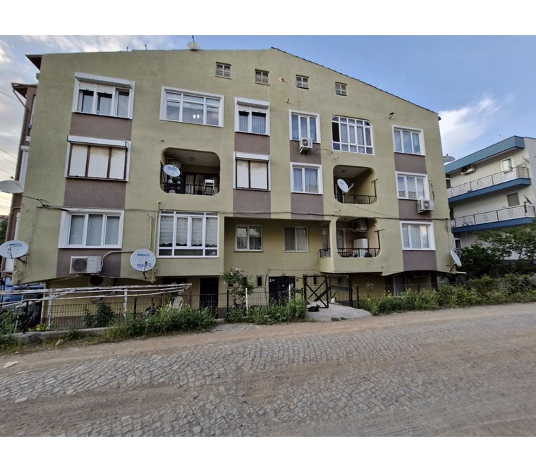 ALTIN EMLAKTAN ARMUTÇUK PAZARYERİ YAKININDA SATILIK 3+1 DAİRE