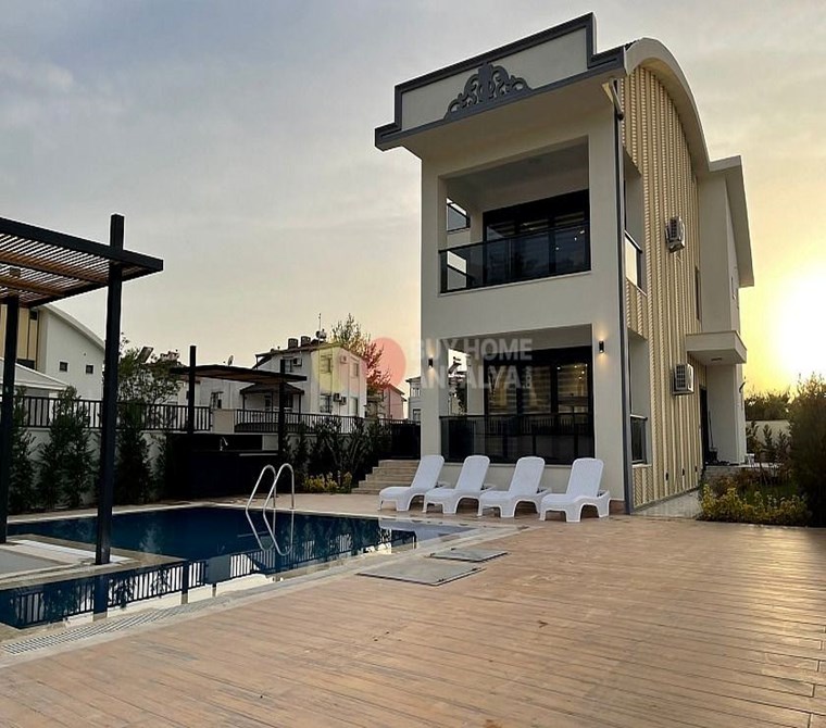 Detached and Furnished Villa for Sale in Antalya Belek with Private Pool, Sauna, Turkish Bath