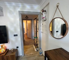 TAŞYAKA – ORKA SİTESİNDE 1+1 EŞYALI DAİRE – HAVUZA CEPHE, ANAHTAR TESLİM