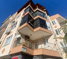 KONUKSEVERDE 2+1 110 m2 İÇİ YENİLENMİŞ DOĞALGAZLI DAİRE