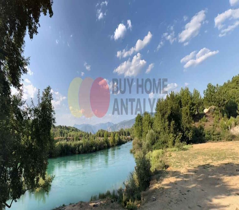 Antalya Manavgat Irmağının Kıyısında Geniş Arazili Muhteşem Satılık Çiftlik