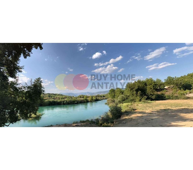 Antalya Manavgat Irmağının Kıyısında Geniş Arazili Muhteşem Satılık Çiftlik