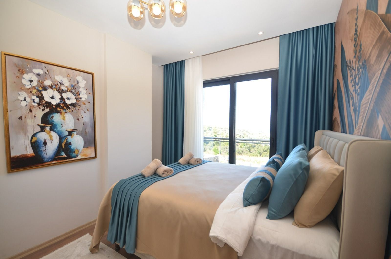 ALANYA DEMİRTAŞ’TA DENİZ VE HAVUZ MANZARALI EŞYALI 1+1 DAİRE