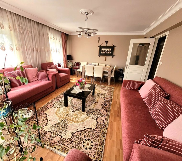 ALTIN EMLAKTAN AYVALIKTA SATILIK 3+1 ARA KAT DAİRE