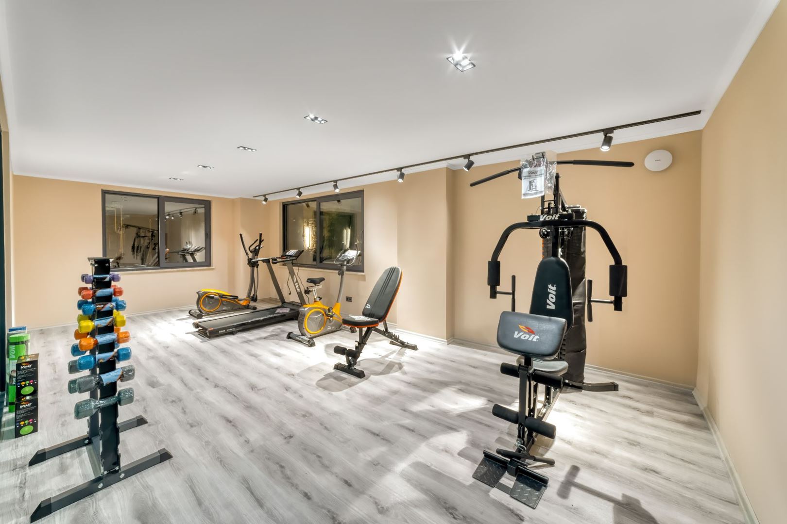 ALANYA GÜLLERPINARI’NDA MERKEZİ KONUMDA ULTRA LÜKS EŞYALI 2+1 SATILIK DAİRE · 27 · Fotoğraflar