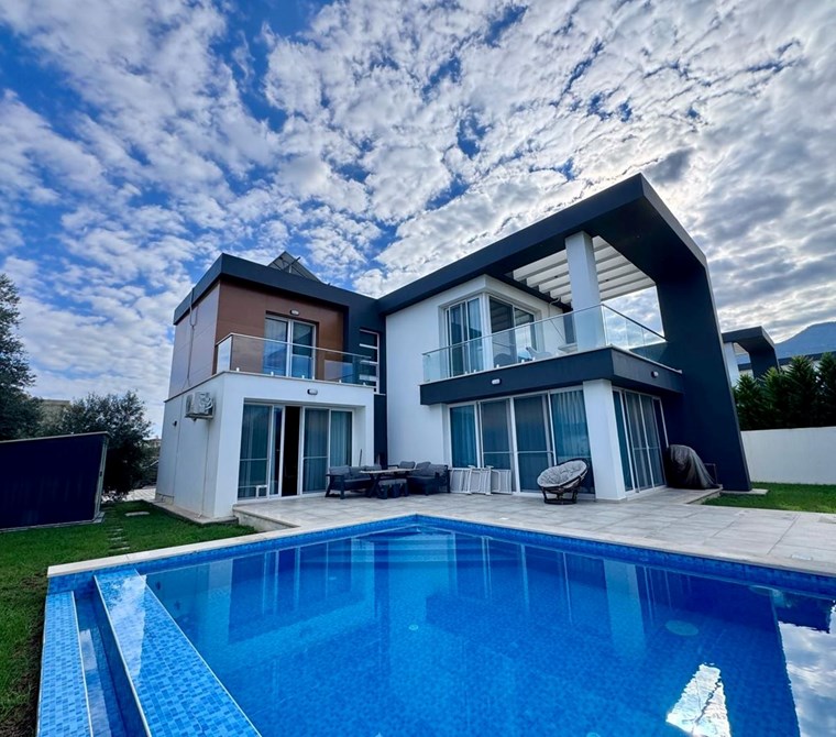 Satılık Villa - Ozanköy, Girne, Kuzey Kıbrıs Ozanköy’de Satılık Lüks Akıllı Villa!